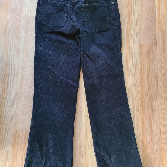 🦩 3/$30 Vintage Newport News Jeanology Black Corduroys - size 2P - Picture 3 of 3